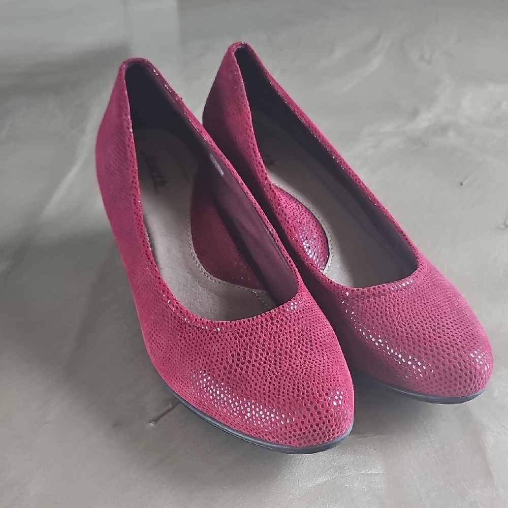 Earth Red Textured Heels, 9.5W